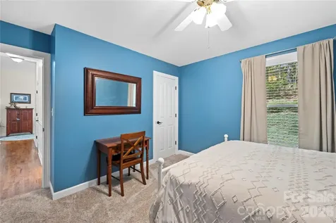 1801 Riverview Court Hendersonville NC 28739