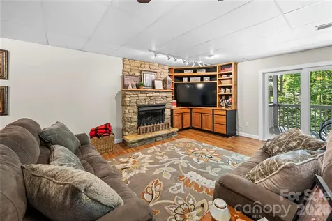 1801 Riverview Court Hendersonville NC 28739