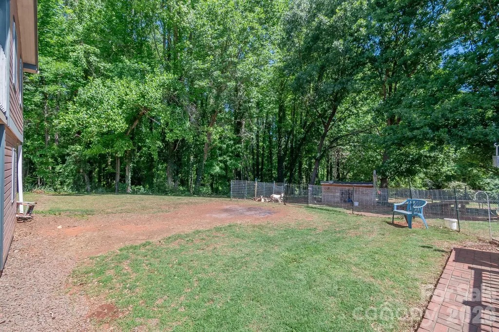 44446 Field Road New London NC 28127