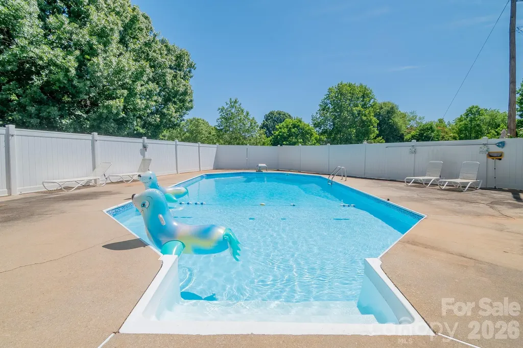 44446 Field Road New London NC 28127