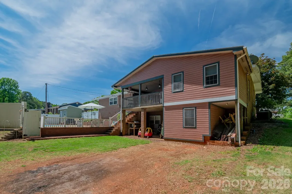 44446 Field Road New London NC 28127