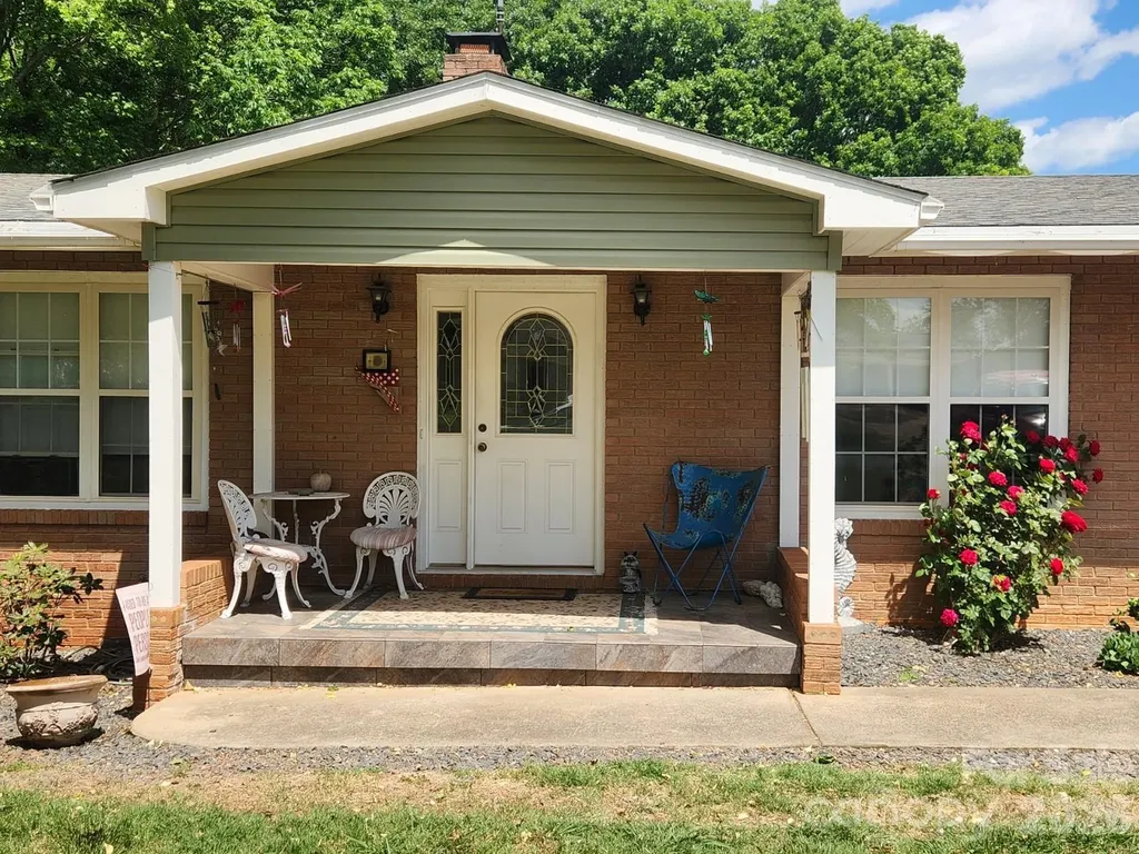 44446 Field Road New London NC 28127
