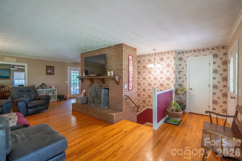 44446 Field Road New London NC 28127