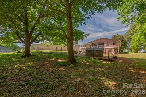 44446 Field Road New London NC 28127