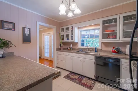 44446 Field Road New London NC 28127