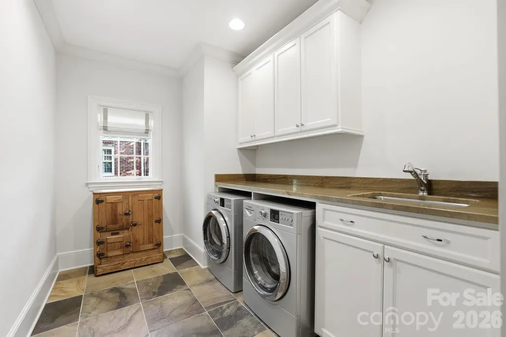 309 Hempstead Place Charlotte NC 28207