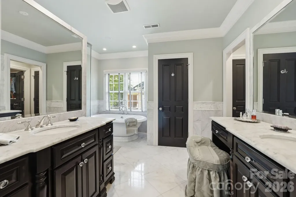 309 Hempstead Place Charlotte NC 28207