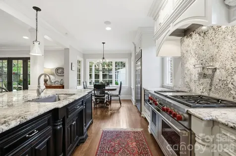 309 Hempstead Place Charlotte NC 28207