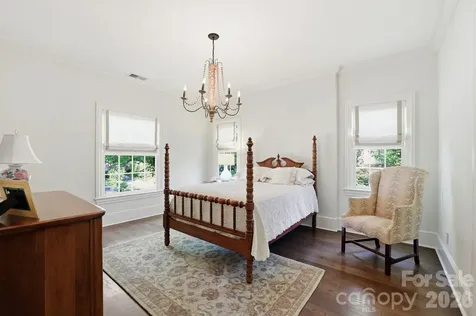 309 Hempstead Place Charlotte NC 28207
