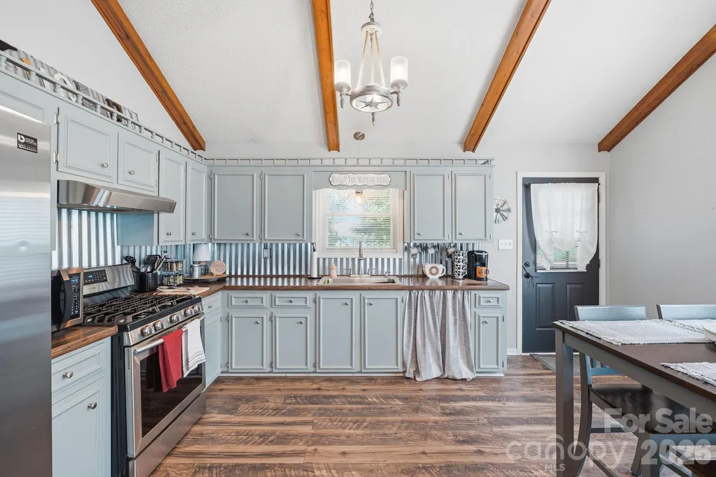 2050 16th Avenue Place SW Hickory NC 28602