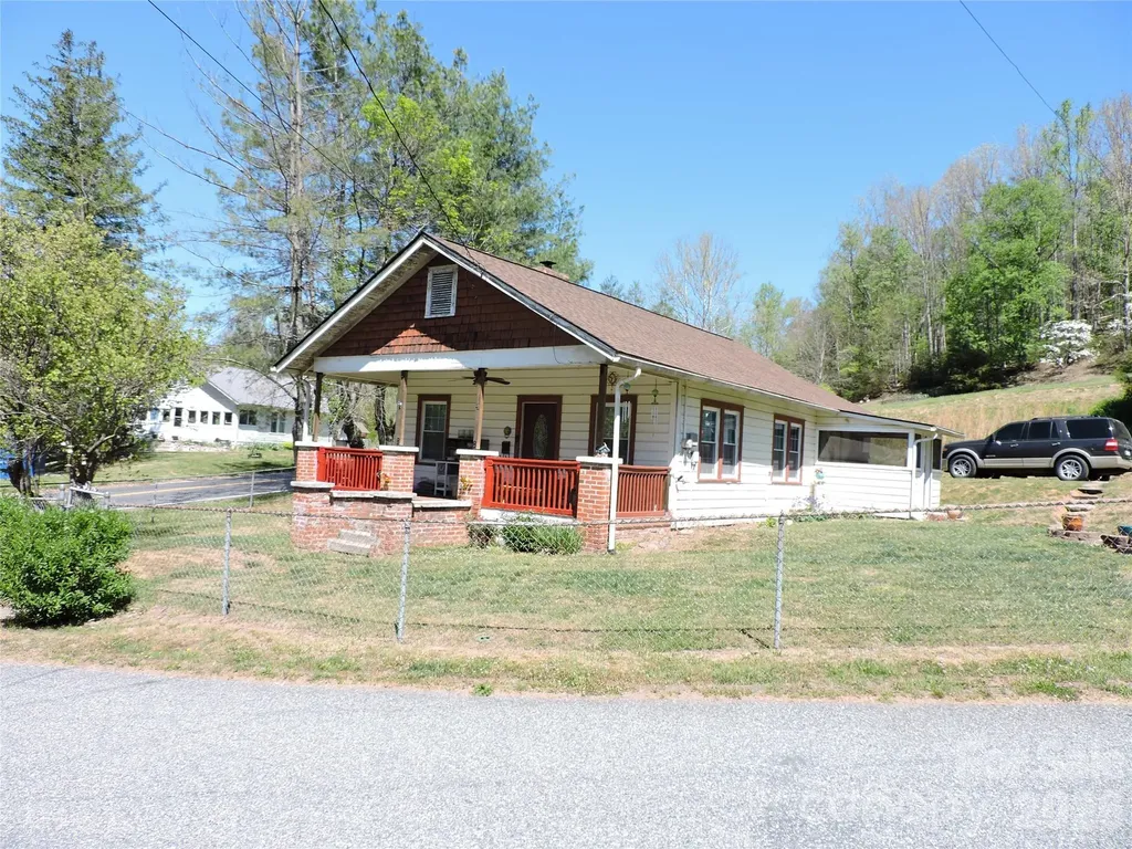 4 Carter Road Weaverville NC 28787