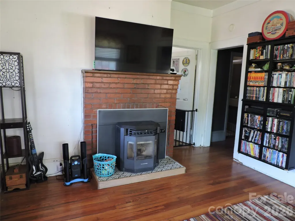 4 Carter Road Weaverville NC 28787