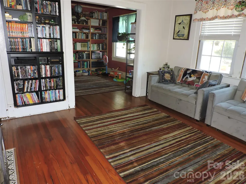 4 Carter Road Weaverville NC 28787