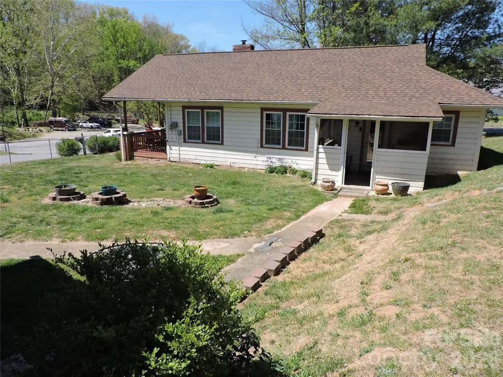 4 Carter Road Weaverville NC 28787