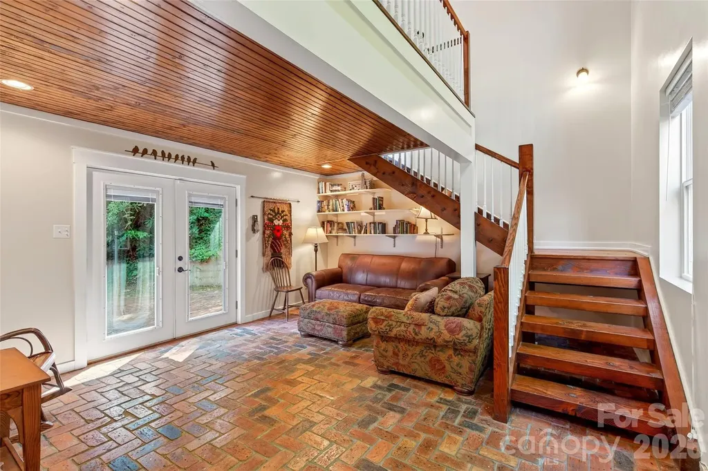 75 Old Lakey Gap Road Black Mountain NC 28711