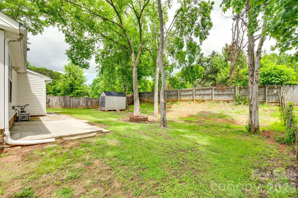 7442 Crestside Lane Charlotte NC 28227