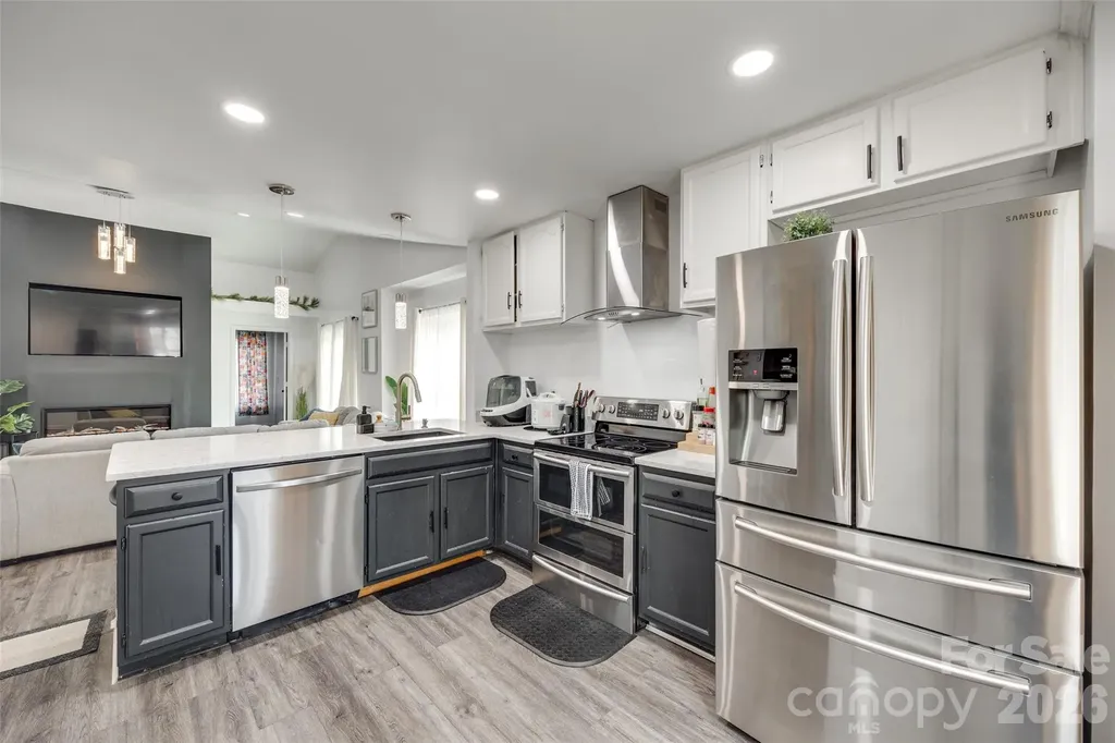 7442 Crestside Lane Charlotte NC 28227
