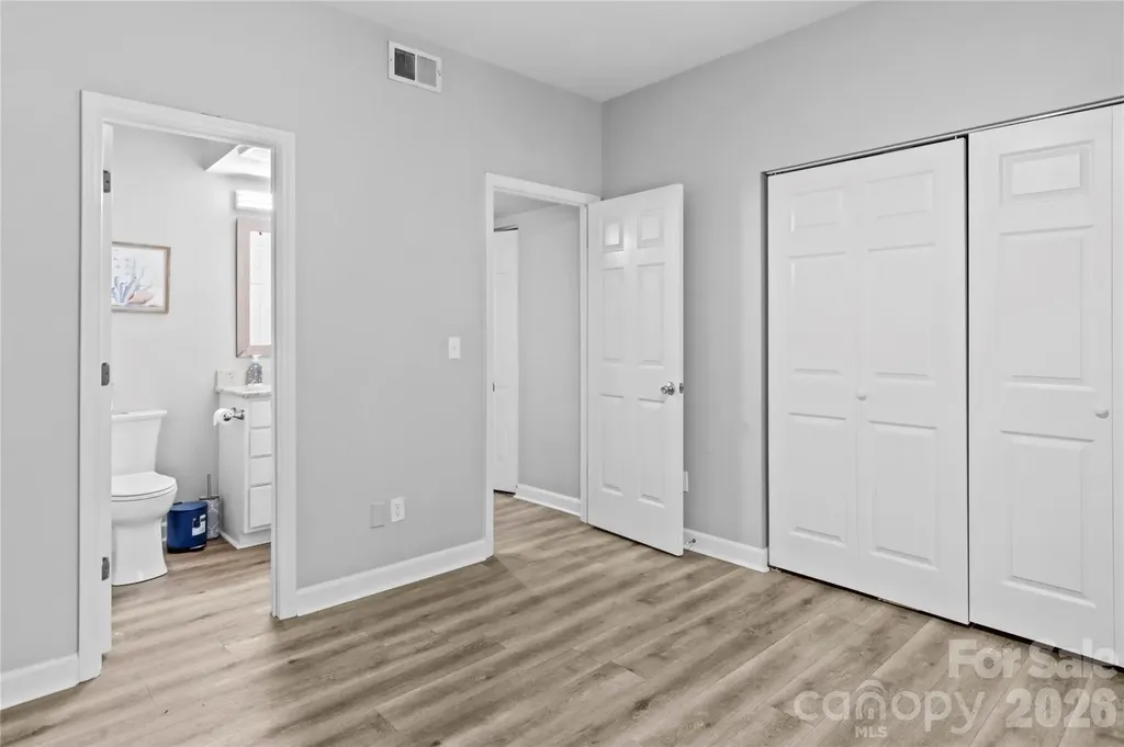 376 Meadows Circle Winston Salem NC 27104