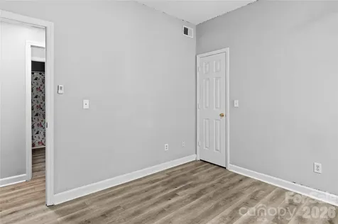 376 Meadows Circle Winston Salem NC 27104