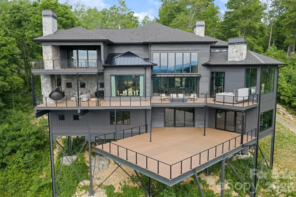 270 Osprey Drive Banner Elk NC 28604