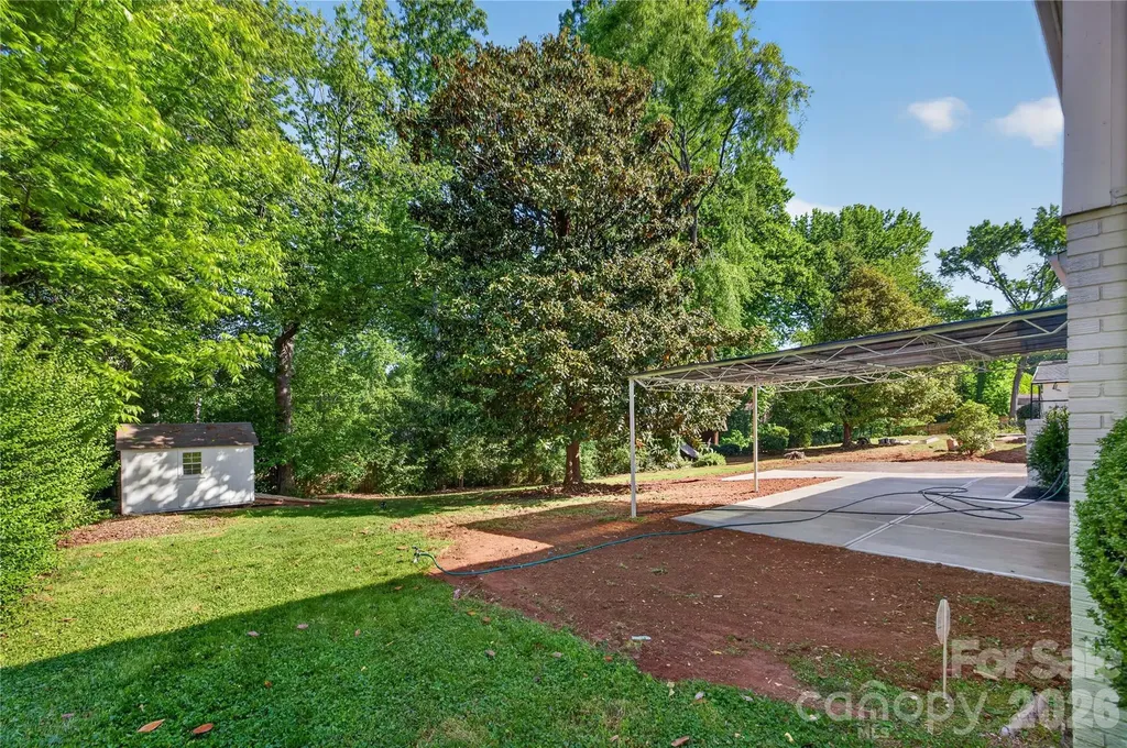 5938 Sharon Road Charlotte NC 28210