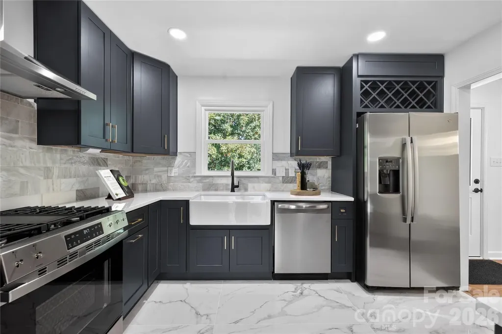 5938 Sharon Road Charlotte NC 28210