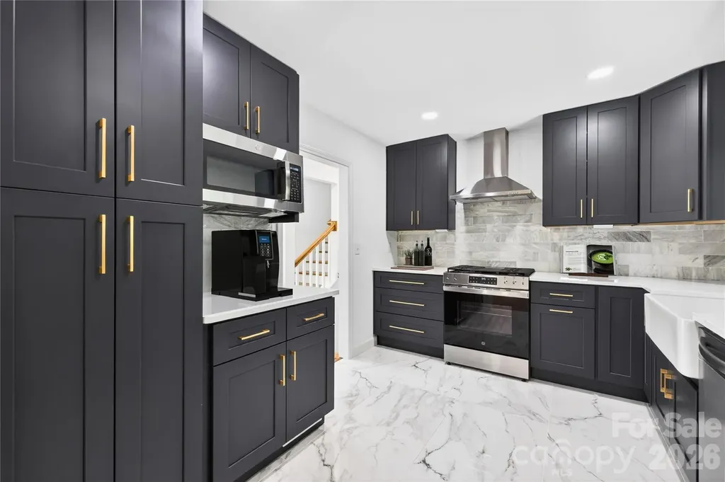 5938 Sharon Road Charlotte NC 28210