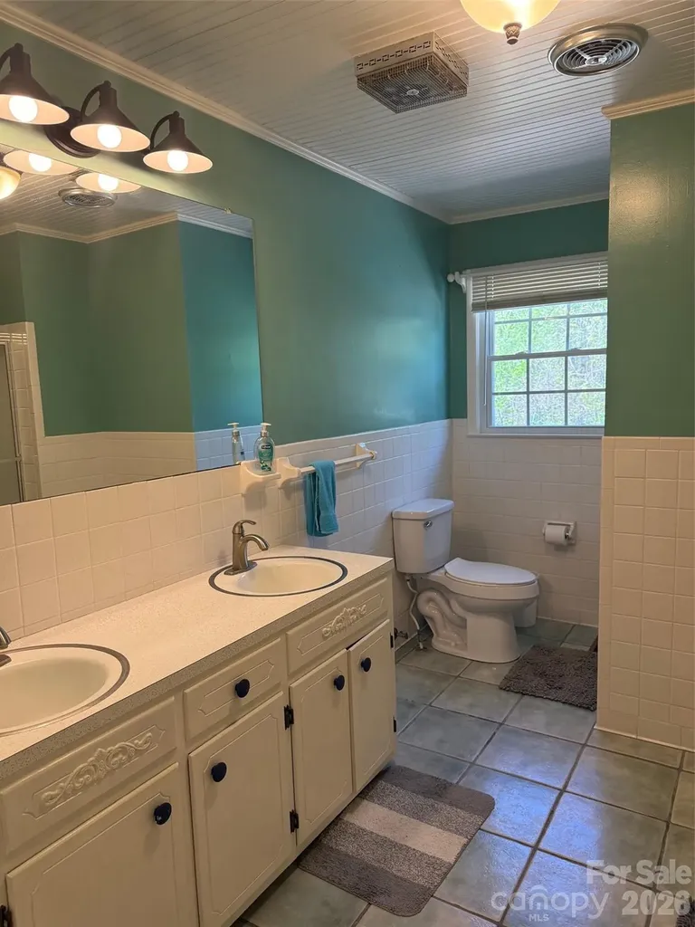 1126 Cannon Drive Lenoir NC 28645