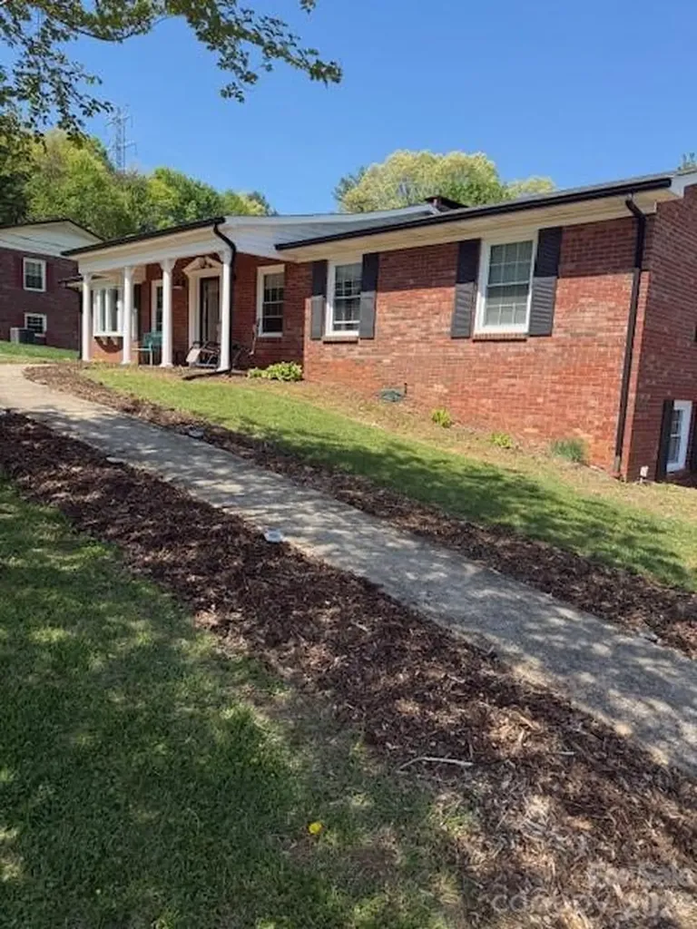 1126 Cannon Drive Lenoir NC 28645