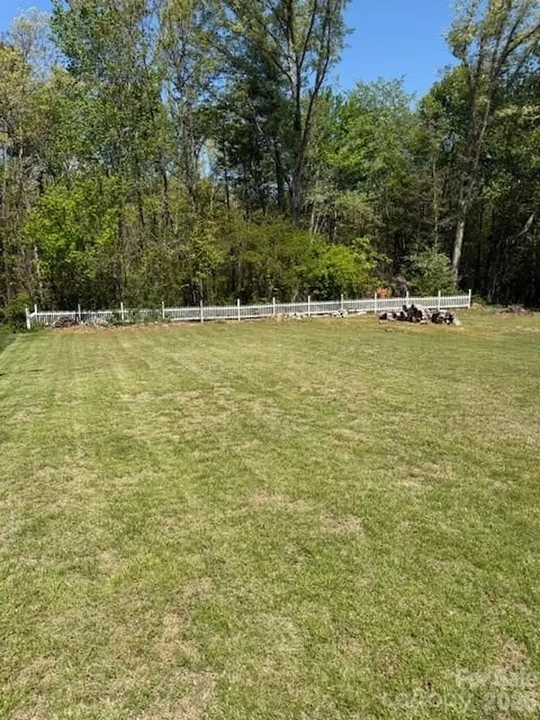 1126 Cannon Drive Lenoir NC 28645