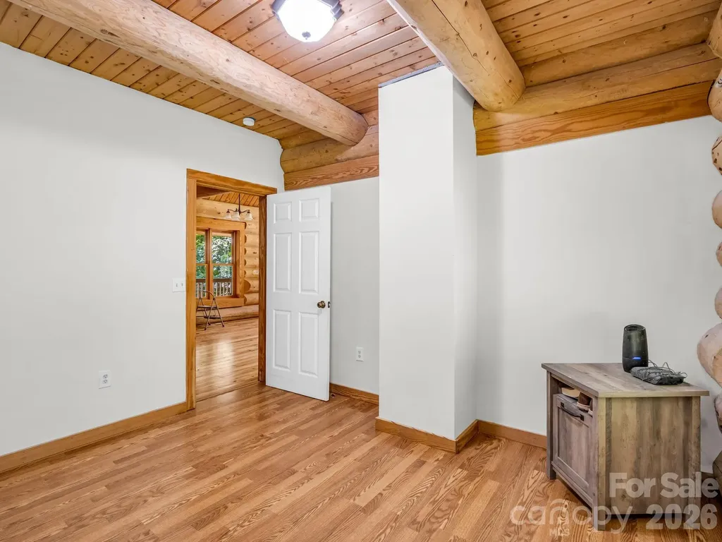 170 Old Mountain Pass Hendersonville NC 28792