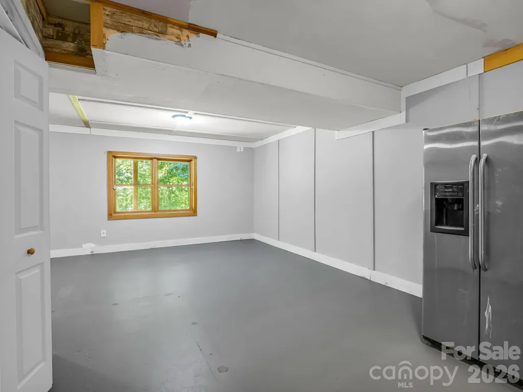 170 Old Mountain Pass Hendersonville NC 28792