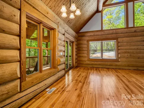 170 Old Mountain Pass Hendersonville NC 28792