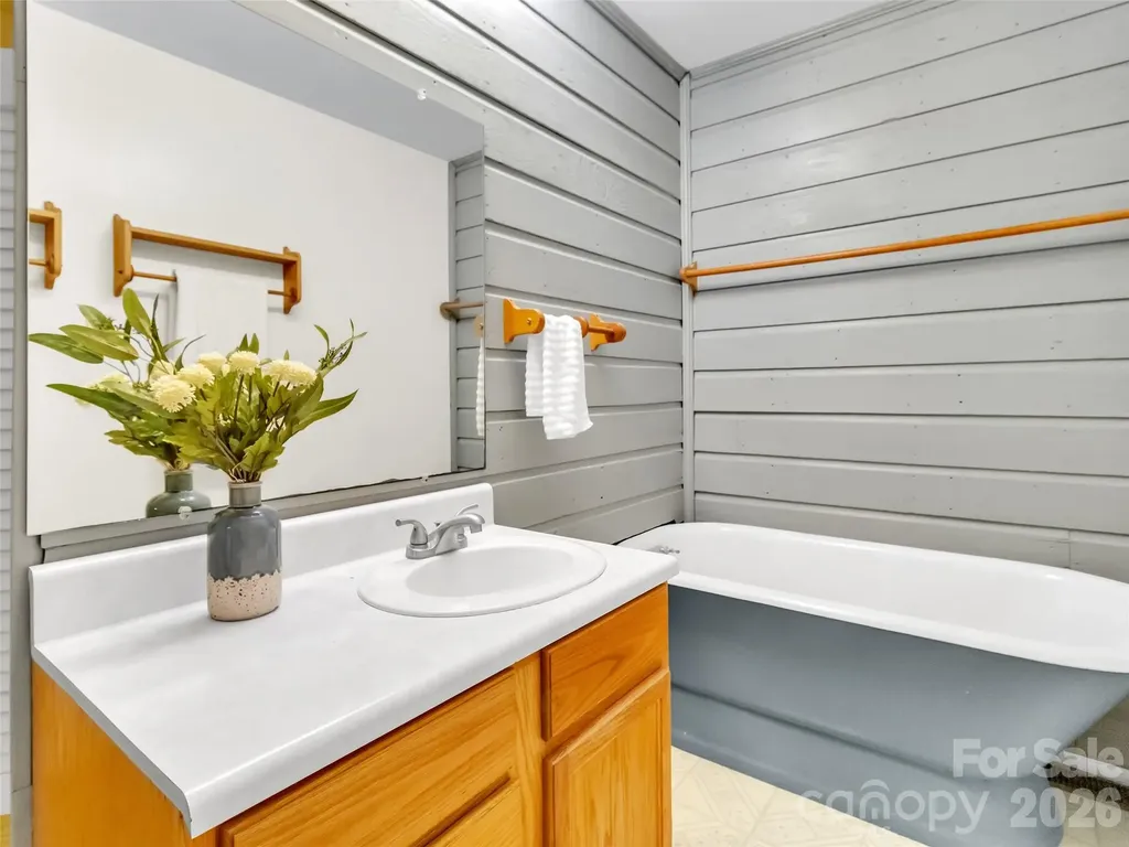 487 Julia Lane Maggie Valley NC 28751