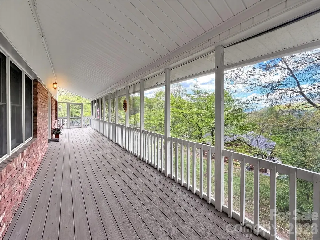 487 Julia Lane Maggie Valley NC 28751