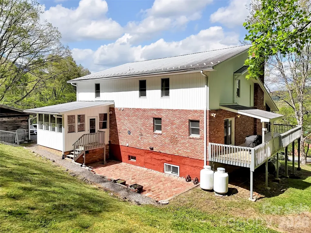 487 Julia Lane Maggie Valley NC 28751