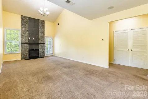 9622 Springholm Drive Charlotte NC 28278