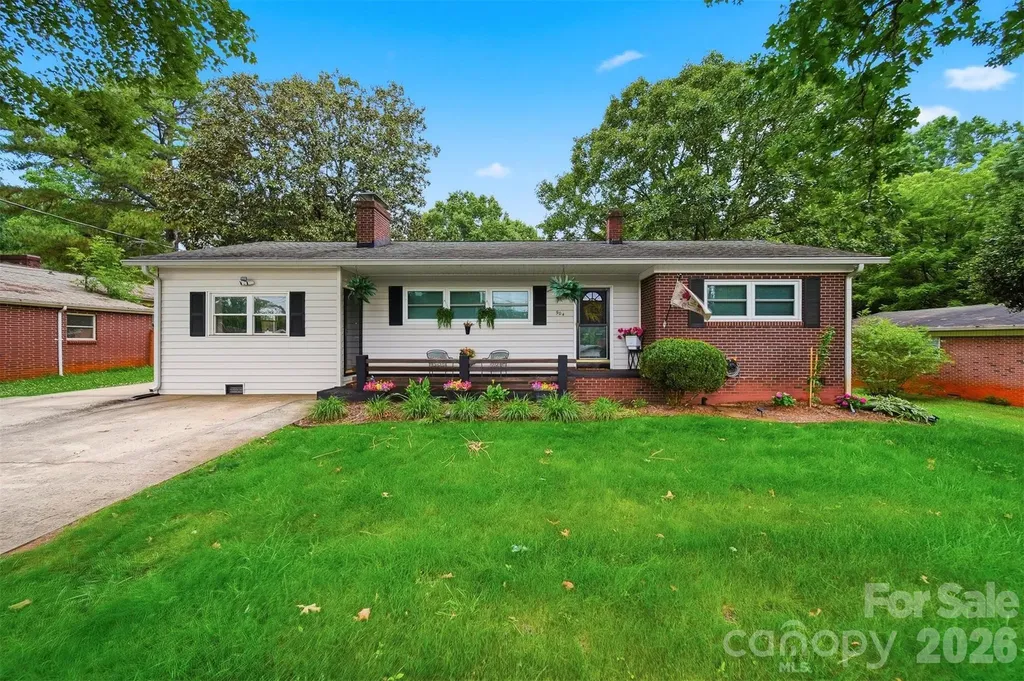 904 15th Street NW Conover NC 28613