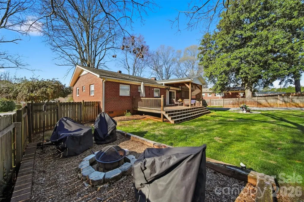 904 15th Street NW Conover NC 28613