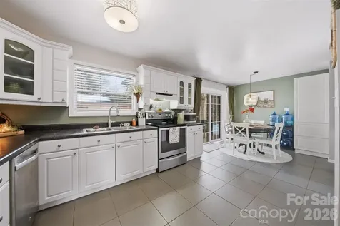 904 15th Street NW Conover NC 28613