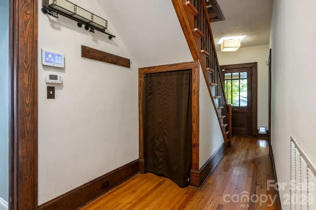 3 Woodlawn Avenue Asheville NC 28801