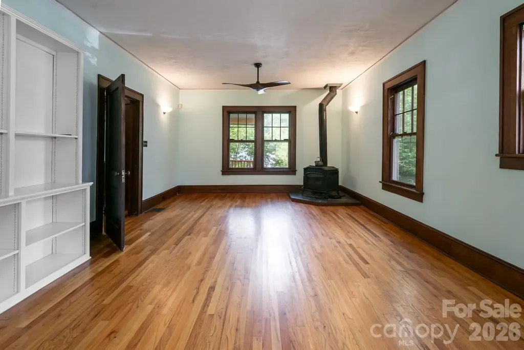 3 Woodlawn Avenue Asheville NC 28801