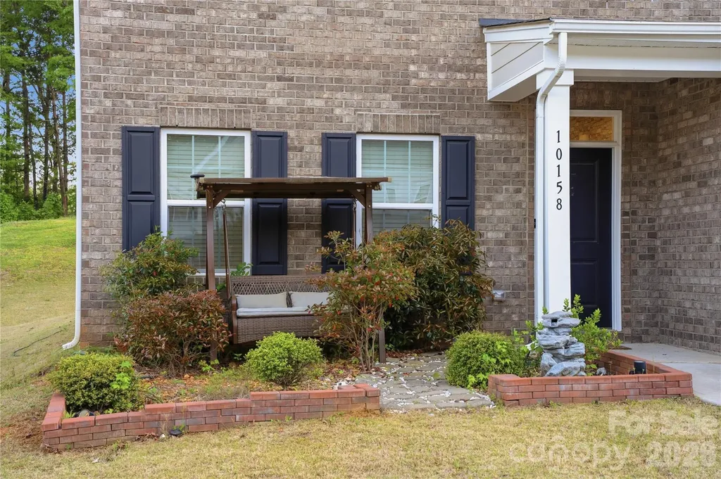 10158 Paper Birch Drive Charlotte NC 28215