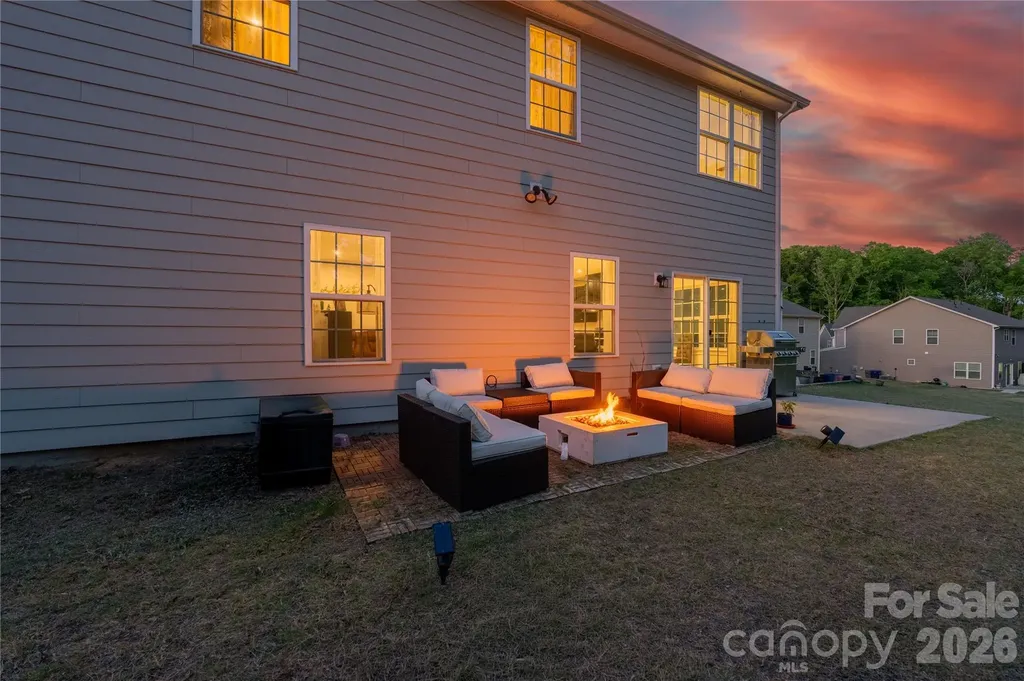 10158 Paper Birch Drive Charlotte NC 28215