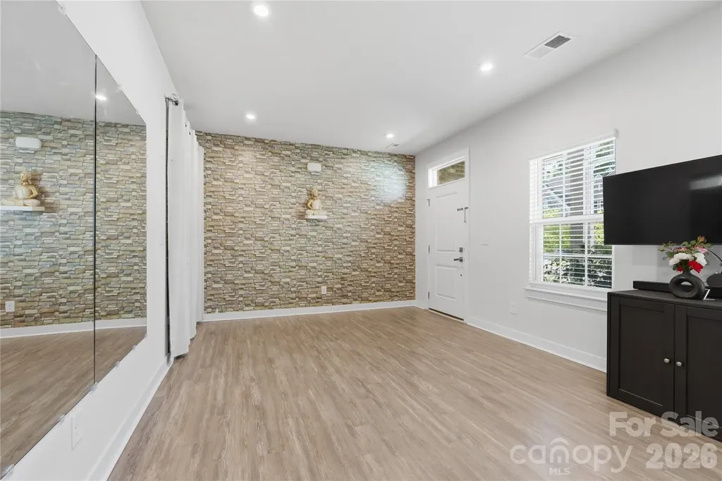 10158 Paper Birch Drive Charlotte NC 28215