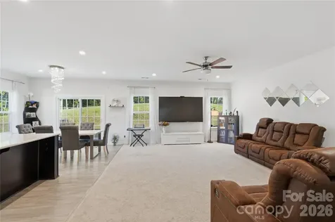 10158 Paper Birch Drive Charlotte NC 28215
