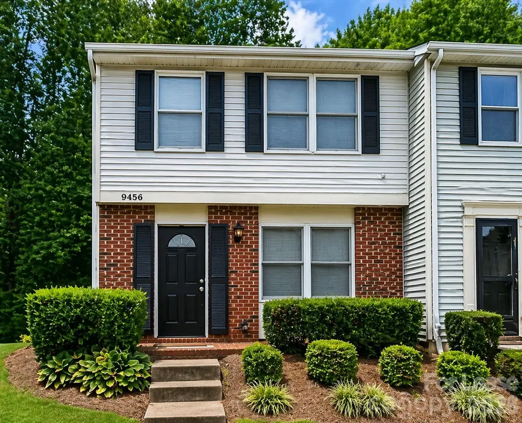9456 Lexington Circle Charlotte NC 28213