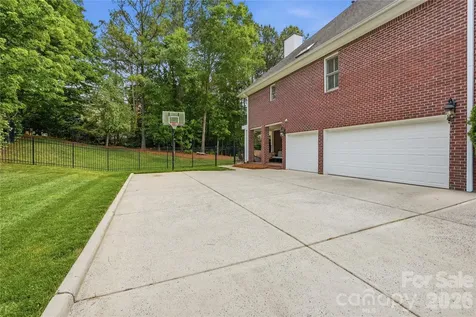 16219 Millsford Court Charlotte NC 28277