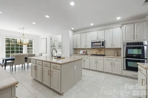 11729 Avaly Lane Charlotte NC 28277