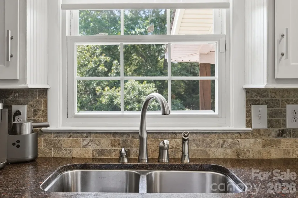 2340 24th Avenue NE Hickory NC 28601